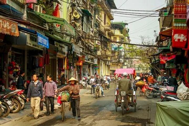 Áo sơ mi cổ bèo: Áo sơ mi cổ bèo là một trong những lỗi thời trong thời trang mà
