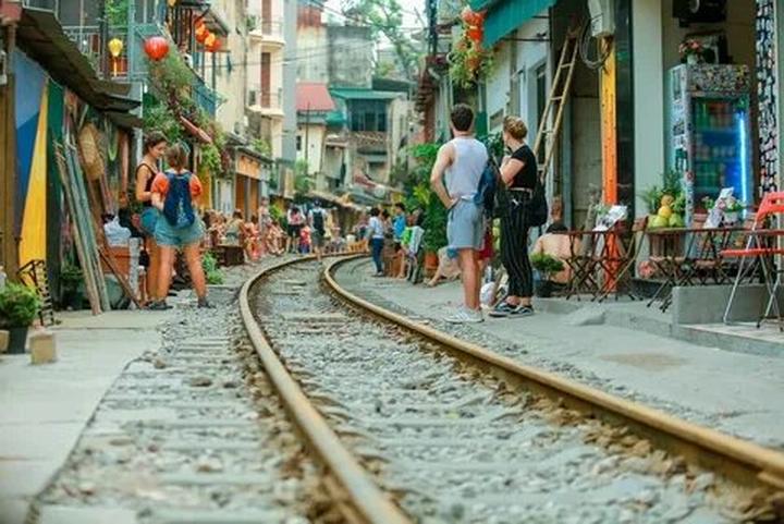 4 kiểu áo sơ mi dìm dáng, xỉn - Cảm hứng video marketing từ Hotspot Matrix